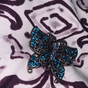 🦋blue butterfly broach